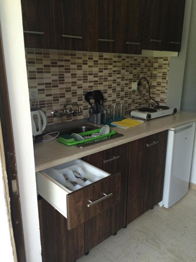 Avra Beach Apartments Лефкими Экстерьер фото
