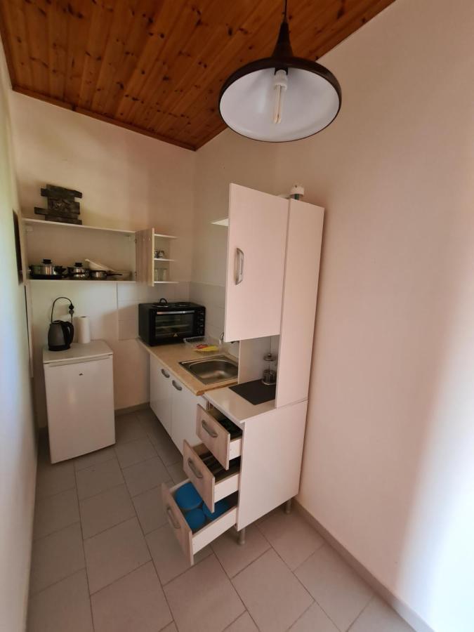 Avra Beach Apartments Лефкими Экстерьер фото