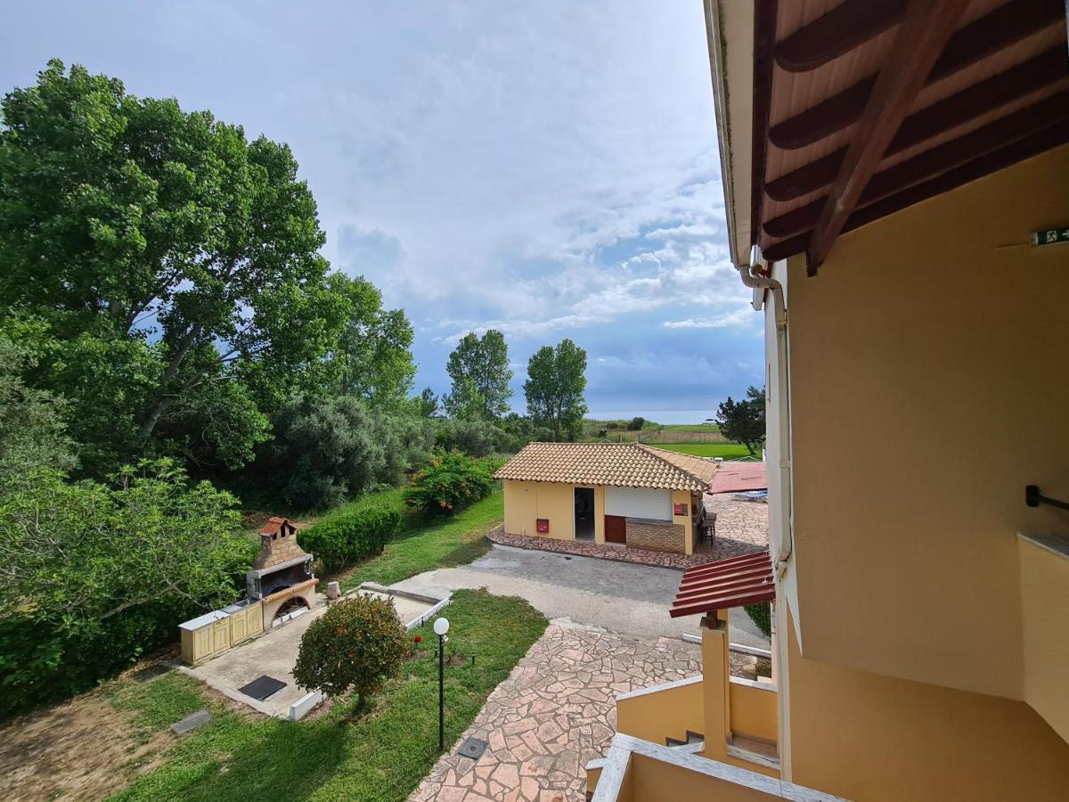 Avra Beach Apartments Лефкими Экстерьер фото