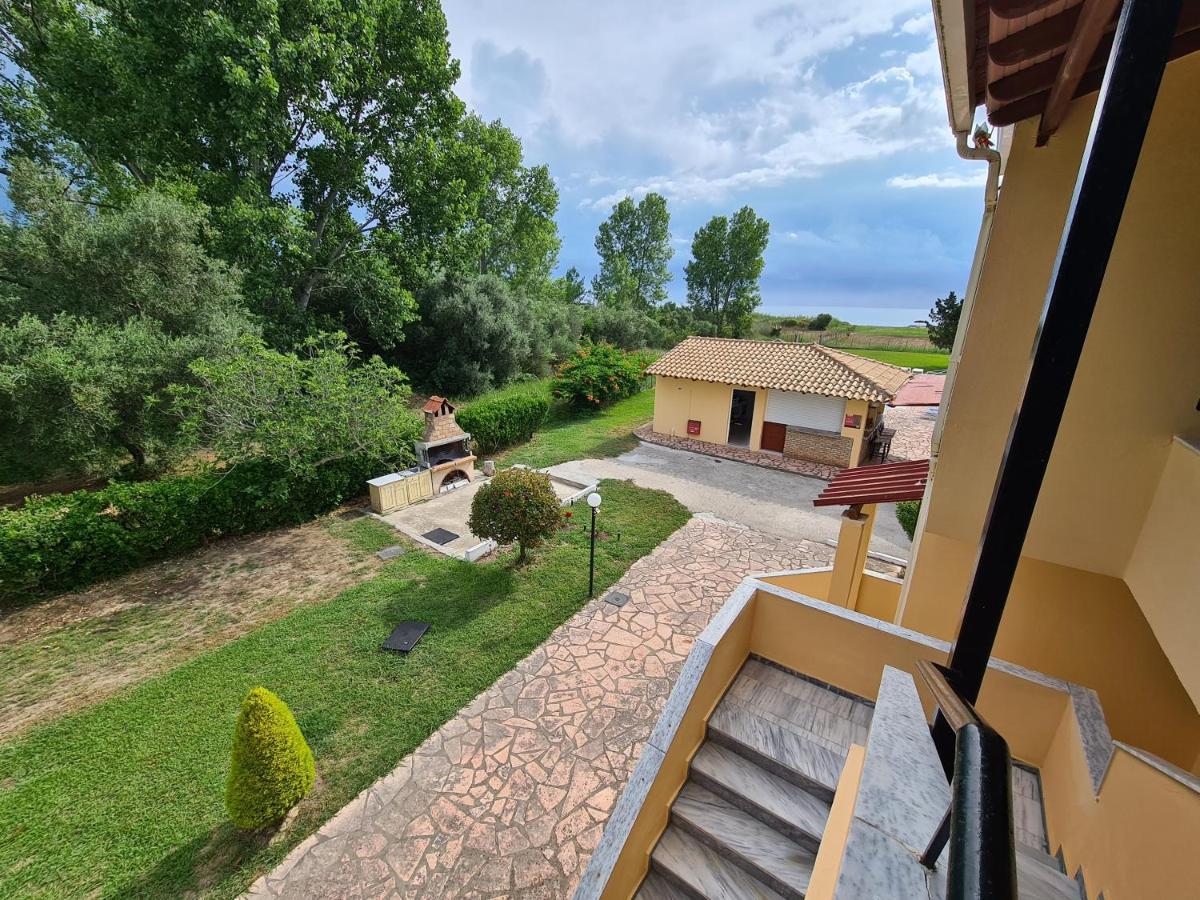 Avra Beach Apartments Лефкими Экстерьер фото